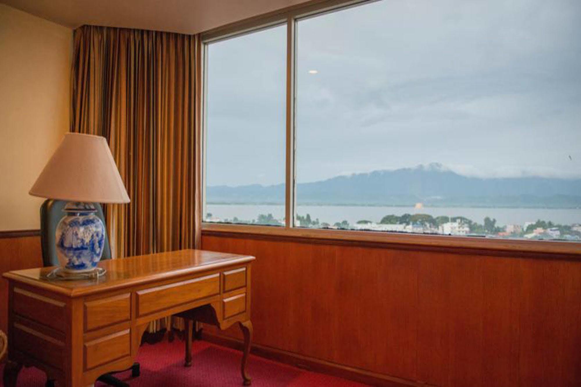 Phayao Gateway Hotel Экстерьер фото
