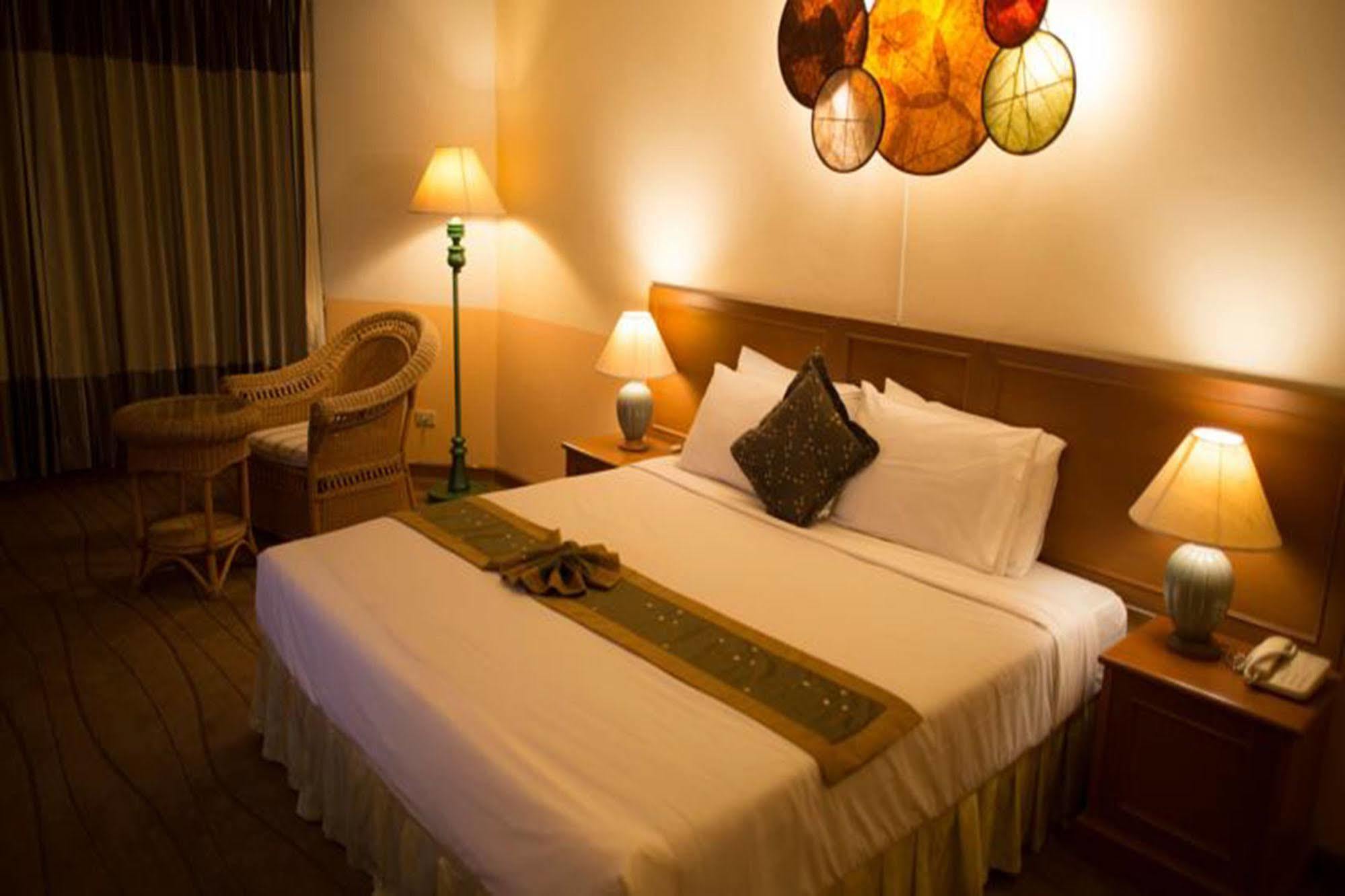 Phayao Gateway Hotel Экстерьер фото