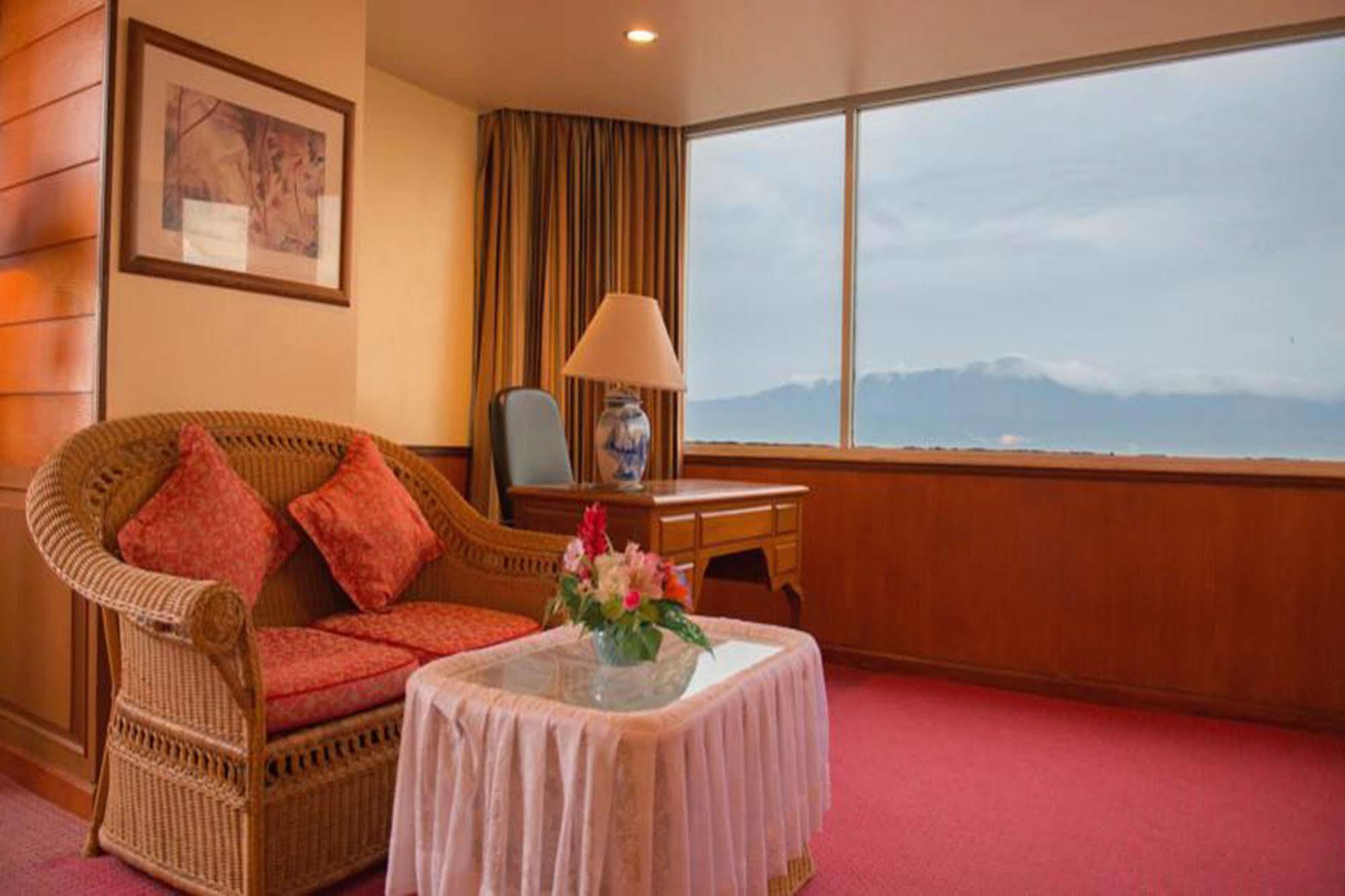Phayao Gateway Hotel Экстерьер фото